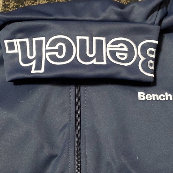 Bench sweater - Picture 4 of 5